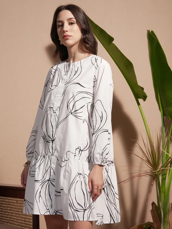 Vara By Vishudh Women White Printed Drop-Waist Dress