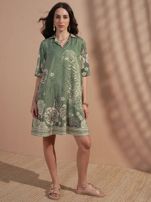 Vara By Vishudh Women Green Printed A-Line Dress