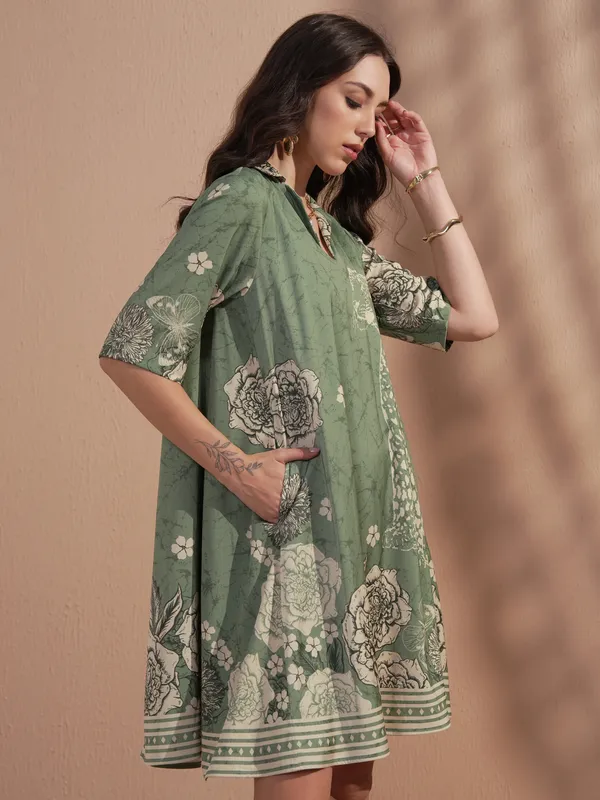 Vara By Vishudh Women Green Printed A-Line Dress