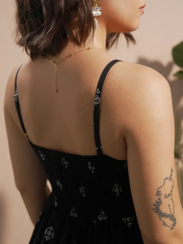 Vara By Vishudh women Black Printed A-Line Dress