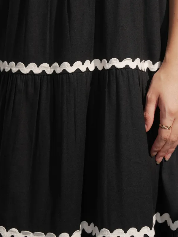 Vara By Vishudh Women Black Solid A-Line Dress