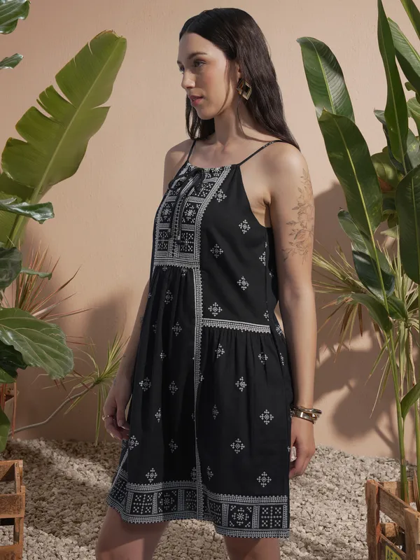 Vara By Vishudh Women Black Embroidered A-Line Dress