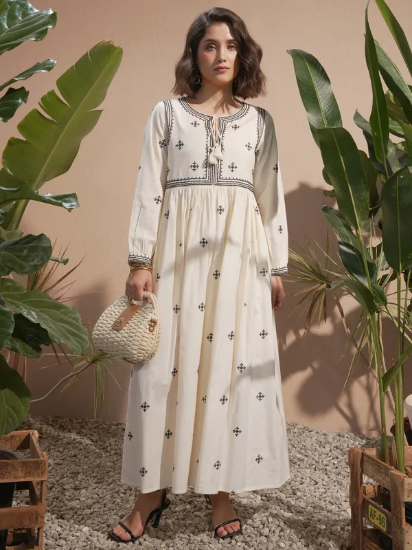 Vara By Vishudh Women Off White Embroidered Maxi Dress