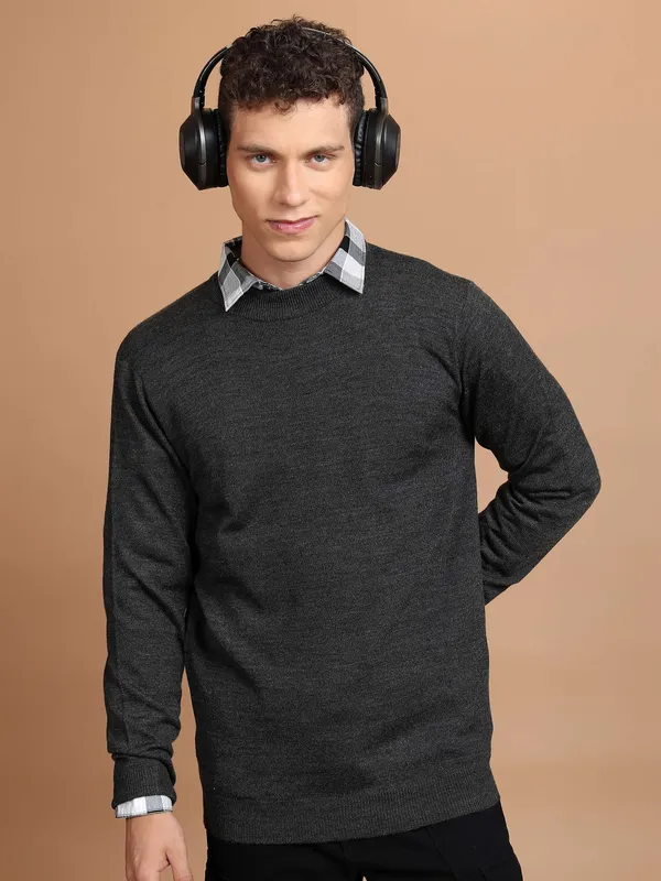 Highlander Men Grey Round Neck Pullover Sweater