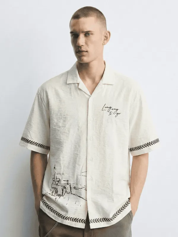 Highlander Men Off White Printed Boxy Fit Casual Shirt