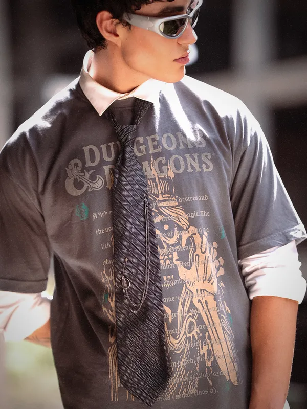Highlander Men Grey Dungeons And Dragons Printed Round Neck Oversized Fit T-Shirt