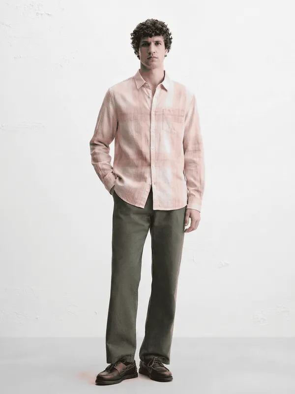 Highlander Men Pink Checked Relaxed Fit Casual Shirt