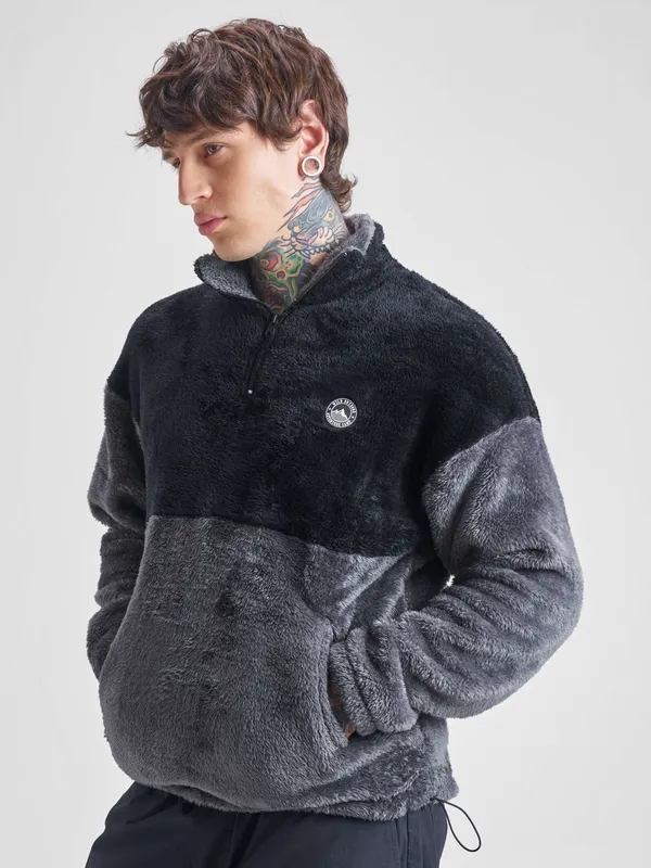 Men Solid Sweatshirt