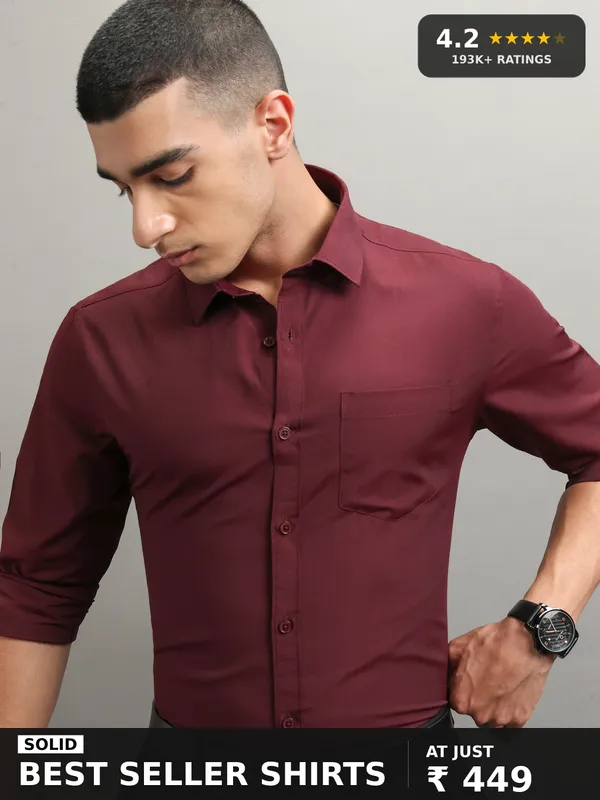 Highlander Men Burgundy Solid Slim Fit Casual Shirt