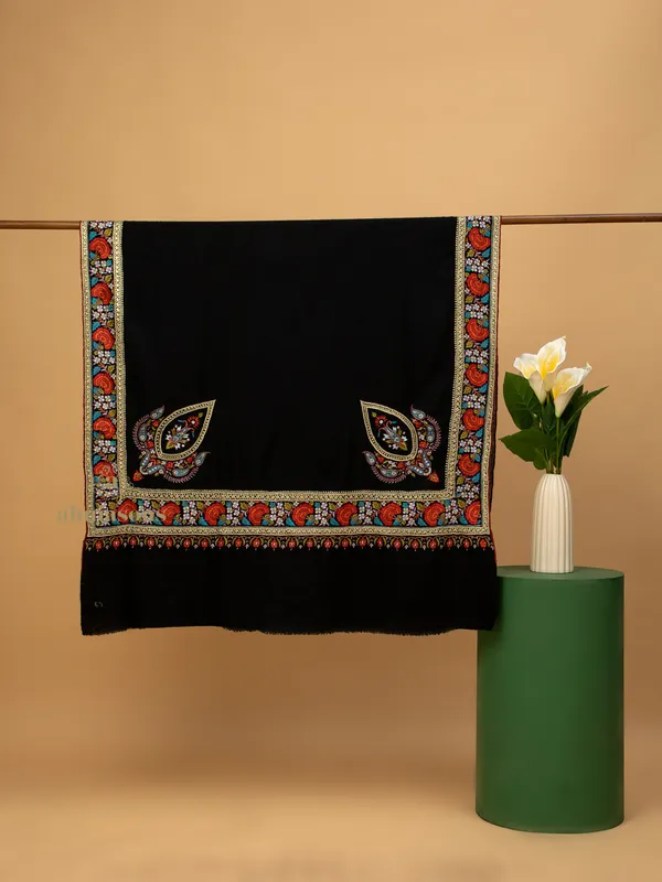 Handloom Pure Pashmina Shawl-Border Embroidery