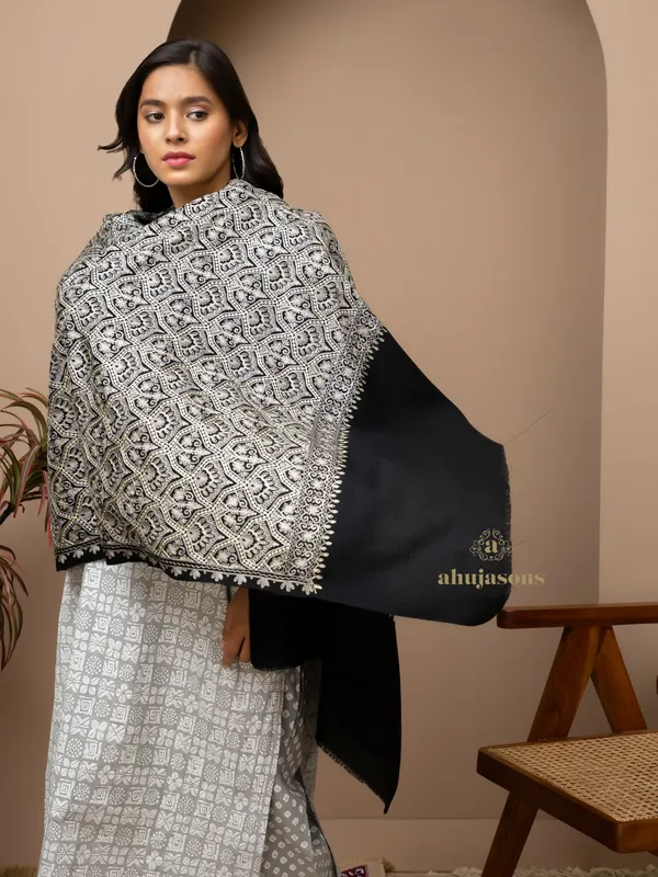 Woolen Stole