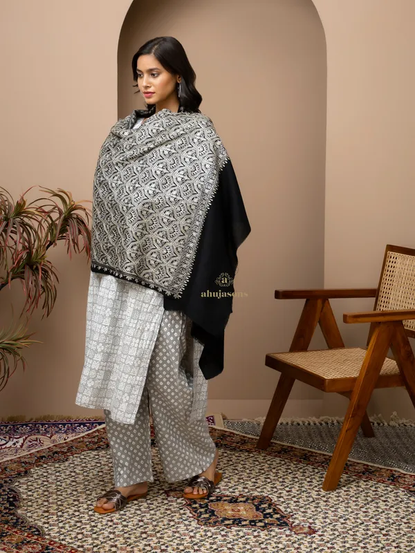 Woolen Stole