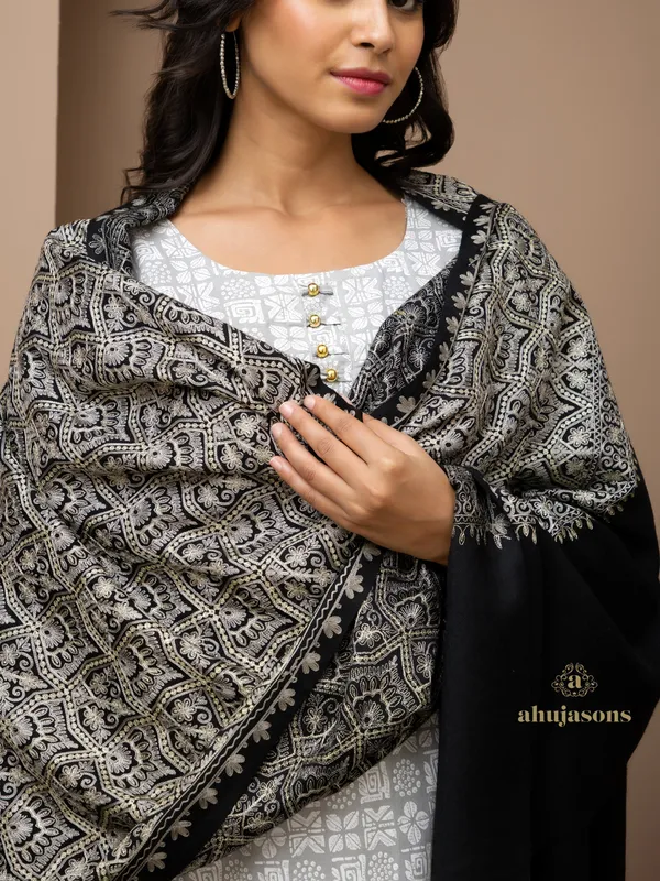 Woolen Stole