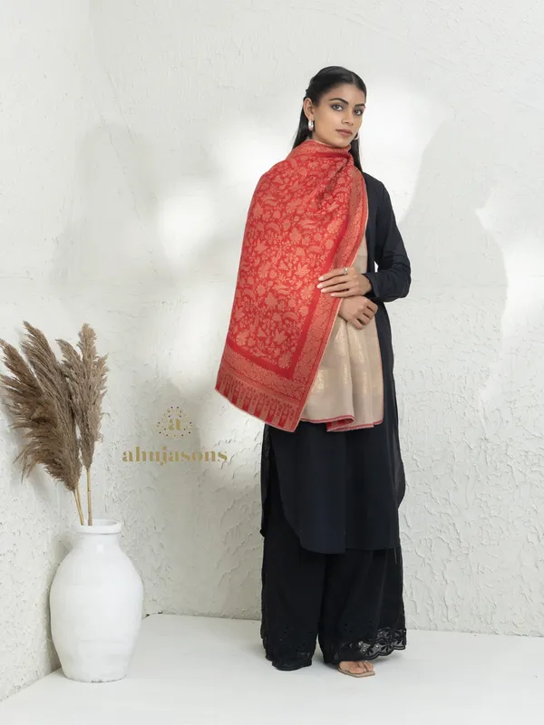 Red-Woollen Reversible Kani Weave Stole with Kani Zari Detailing