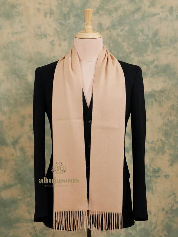 Luxurious Comfort in the Beige Cashmere Muffler