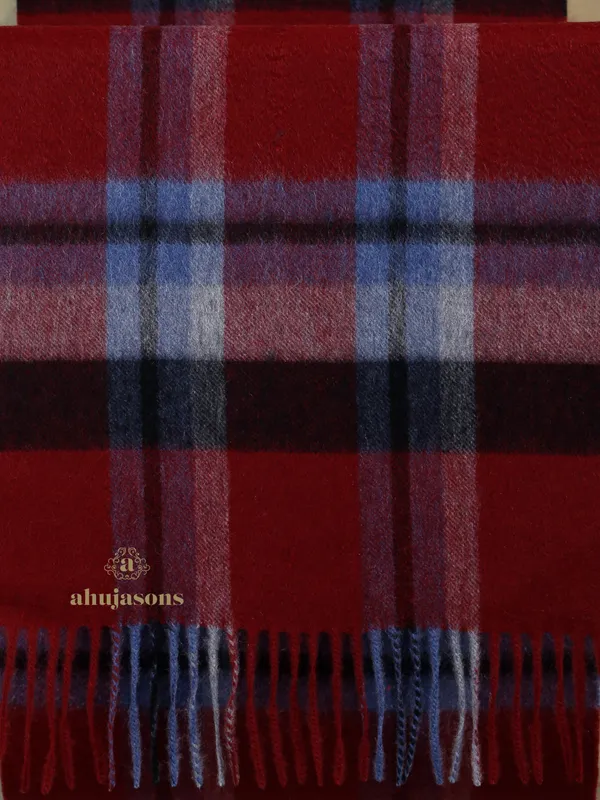 Luxurious Comfort in the Red Cashmere Muffler