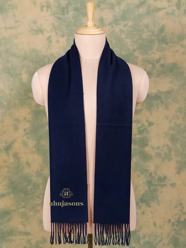 Chic and Cozy: Navy Blue Cashmere Muffler for Every Occasion