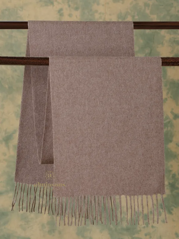 Classic Elegance: The Tea Rose Cashmere Muffler