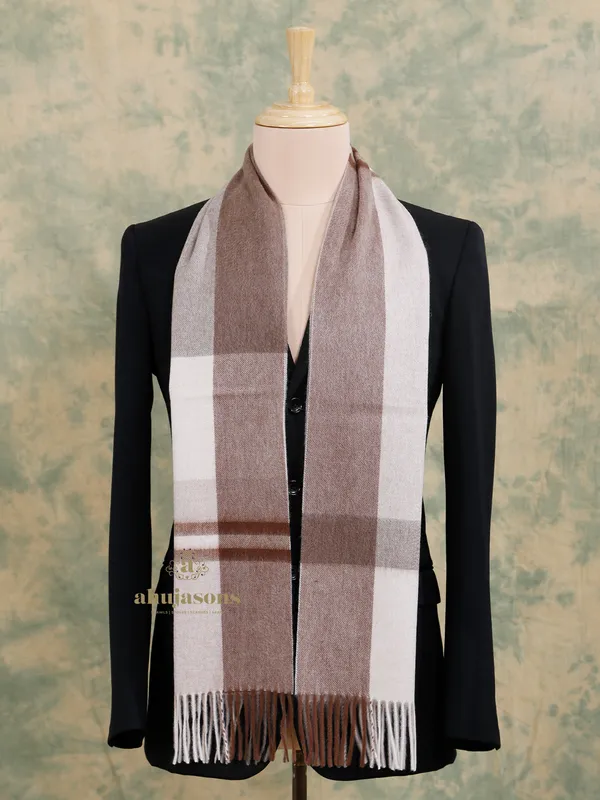 Effortless Winter Style with the White and brown Cashmere Muffler