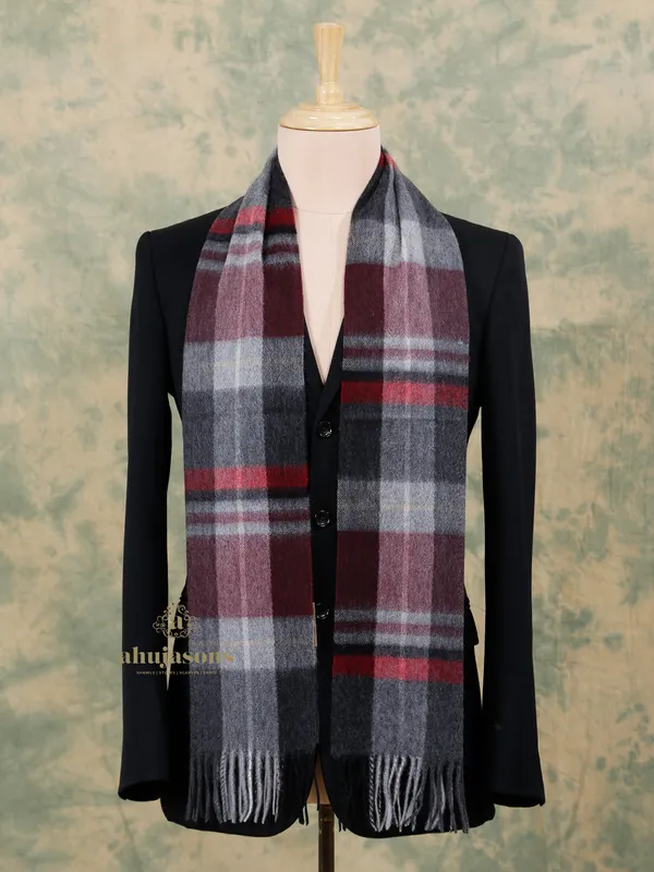 Elevate Your Look with the Elegant Black and Red Cashmere Muffler