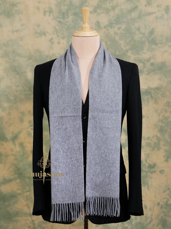 Discover Sophistication with the Grey Cashmere Muffler