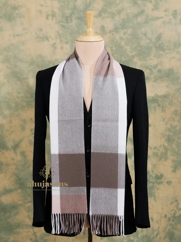 Effortless Winter Style with the Cream and Brown Cashmere Muffler