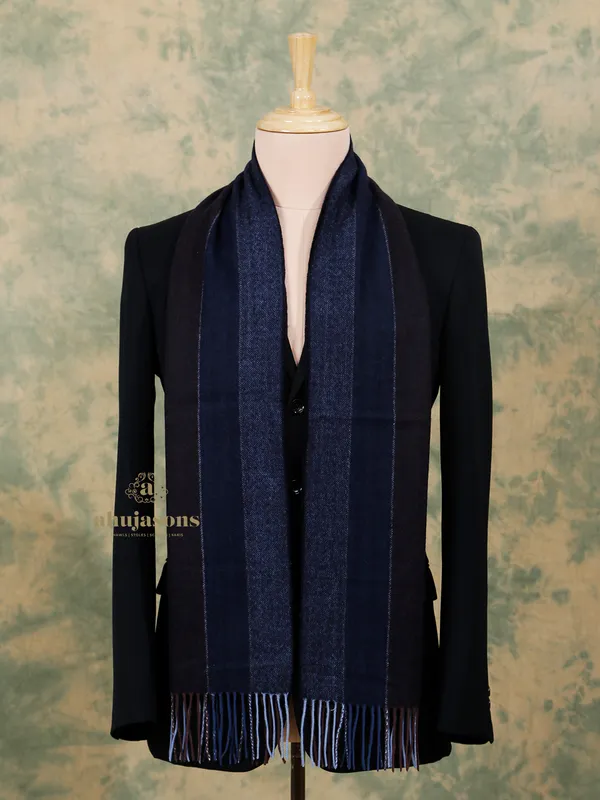 The Perfect Blend of Style and Warmth: Blue Cashmere Muffler