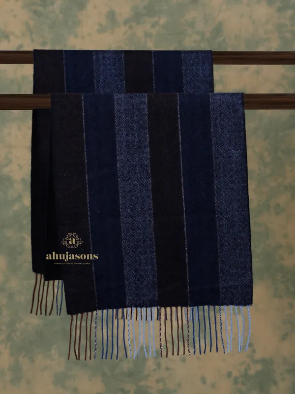 The Perfect Blend of Style and Warmth: Blue Cashmere Muffler