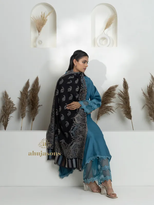 Royal Blue-Woollen Kani Weave Stole with Intricate Kani Jaal
