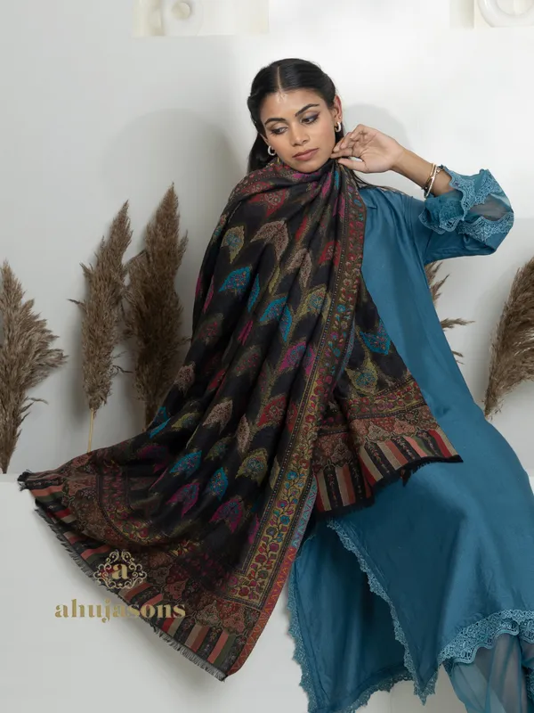 Black-Woollen Kani Weave Shawl Featuring Kani Jaal Design