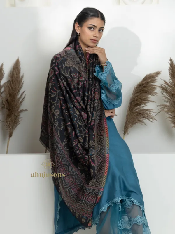 Black-Woollen Kani Weave Shawl Featuring Traditional Kani Pattern