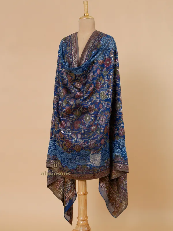Midnight Breeze Pure Silk Dupatta with Delicate Lace