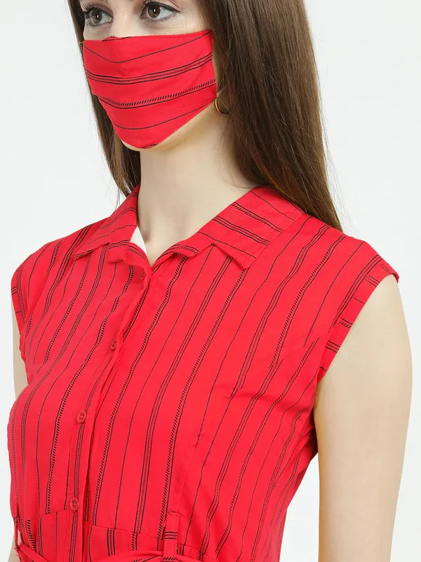 Women Half Sleeve Collared Stripe Dresses (Red)
