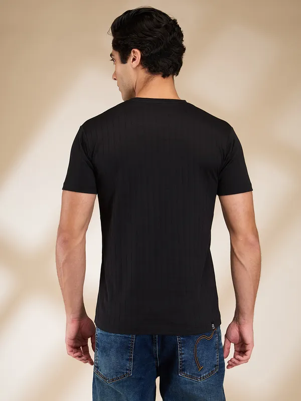Being Human Clothing Men Black Solid Crew Neck T-Shirt