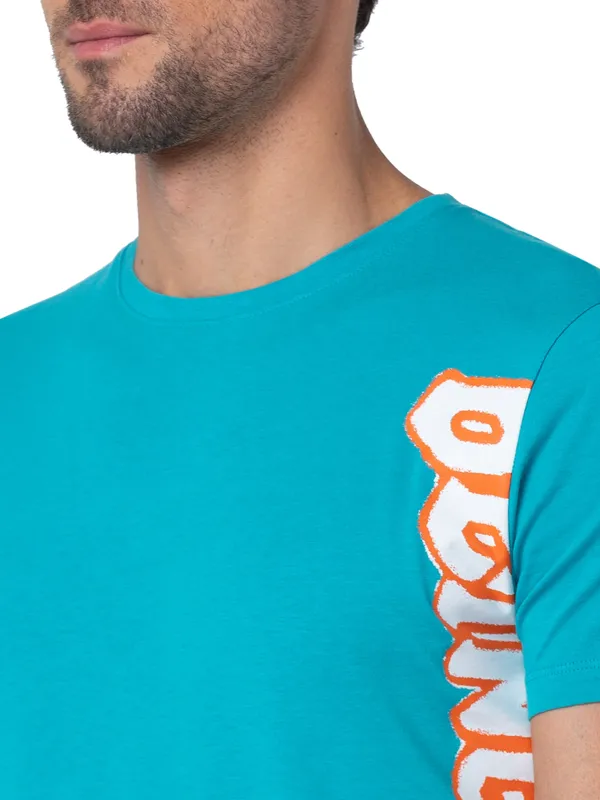Being Human Clothing Men Regular Fit V-Neck T-Shirts-Viridian Green