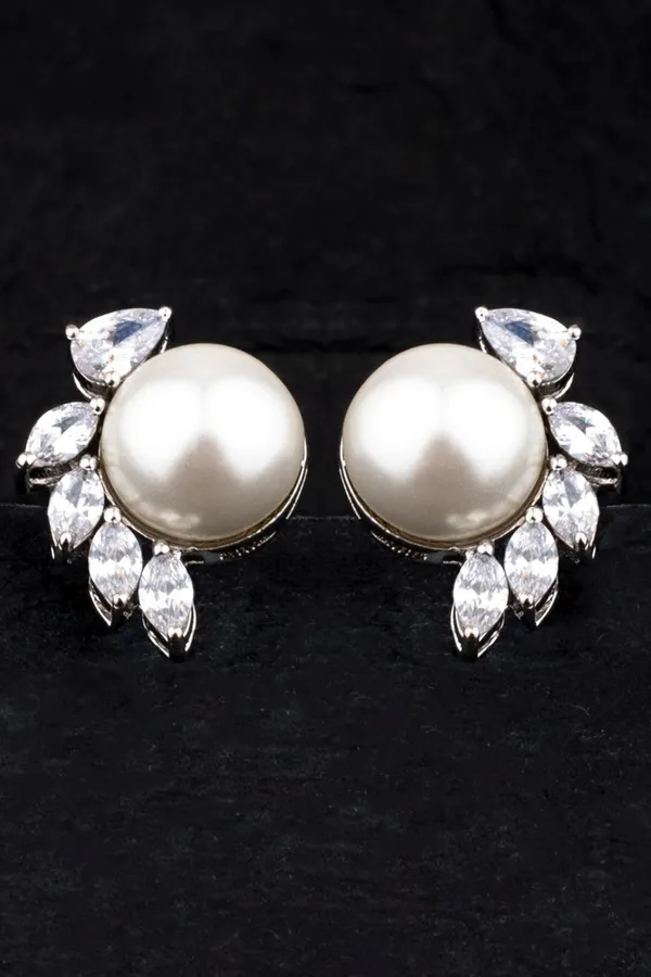 Proud Leaves Zirconia Pearl Stud