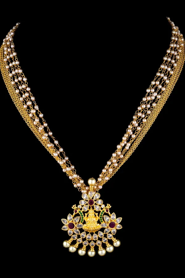 Peacock Pearls Divine Necklace