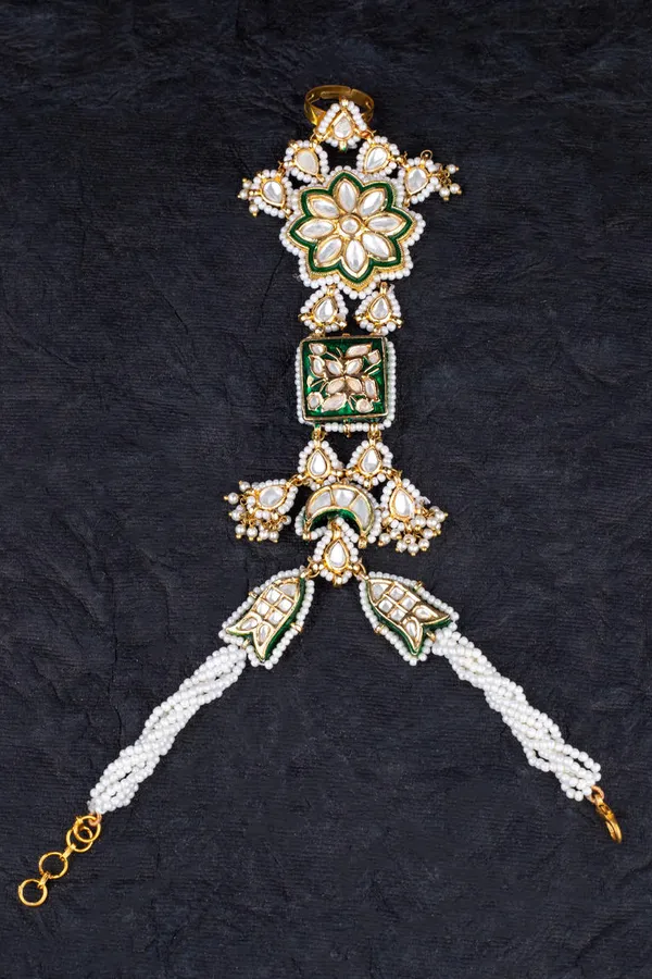 Green Pearls Gothai Kundan Haathphool