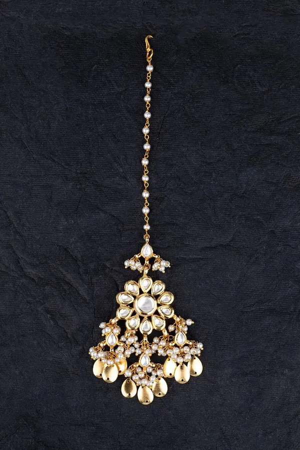 Peeple Patti Kundan Pataka Maang Tikka