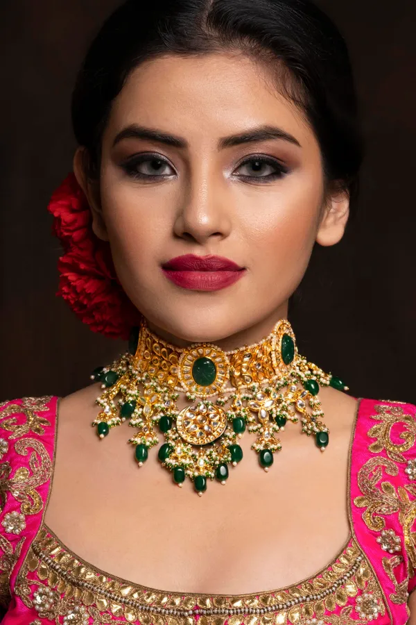 Green Carved Stones and Kundan Necklace