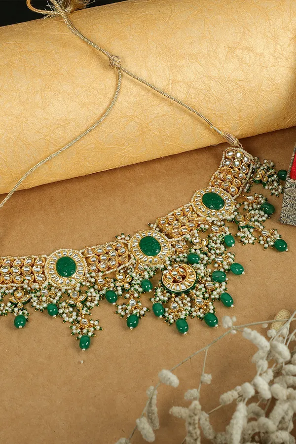 Green Carved Stones and Kundan Necklace