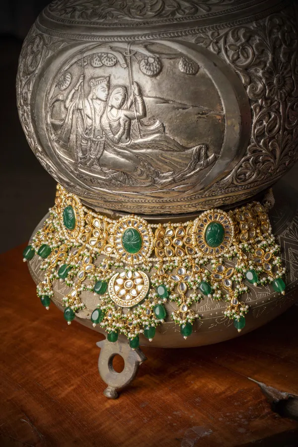 Green Carved Stones and Kundan Necklace