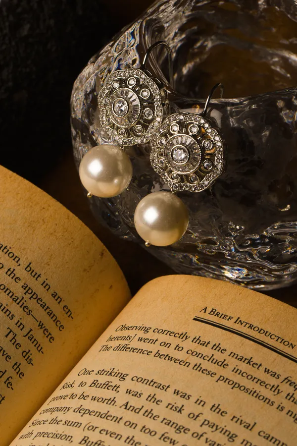 Flower Zirconia White Pearl Earrings