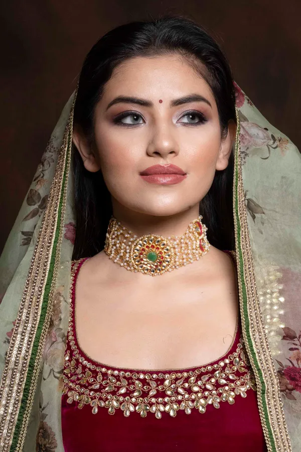 Red Green Kundan Flower Choker