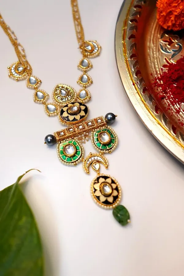 Asymmetric Green Drop Pendant Necklace