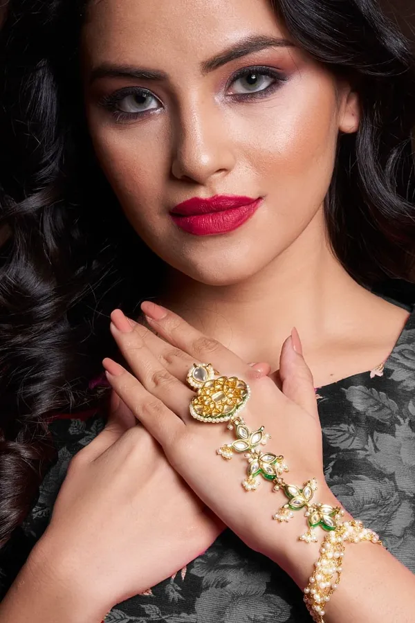 Three Petal Kundan Haathphool