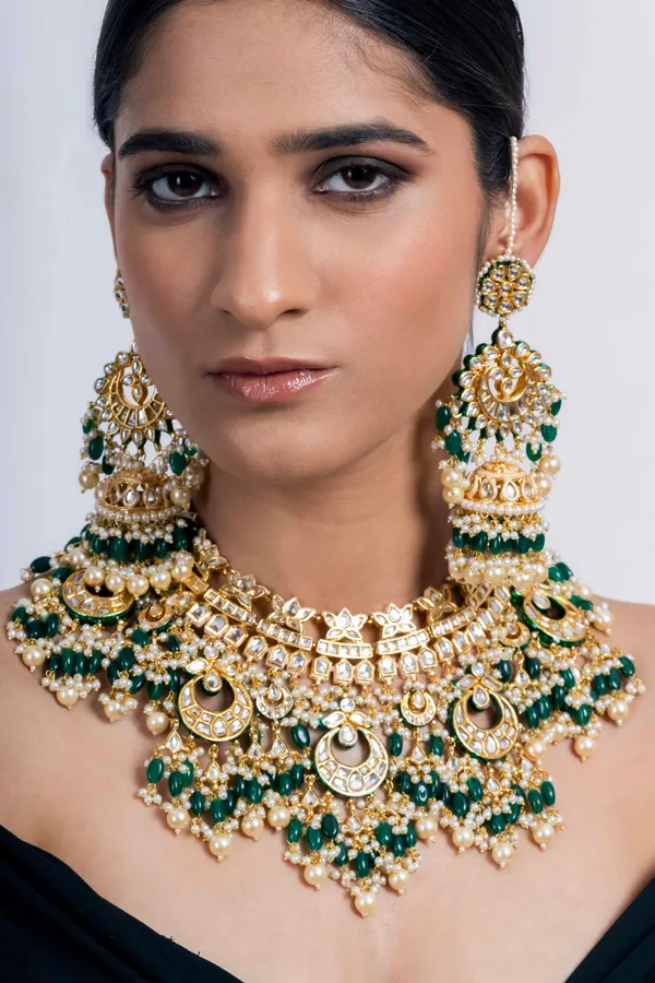 Statement Gold Green Emeralds & Pearls Choker Necklace