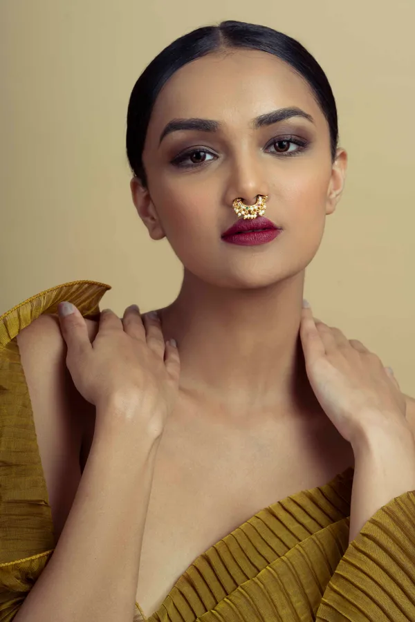 Red & Green Kundan Nath With Pearl Drops