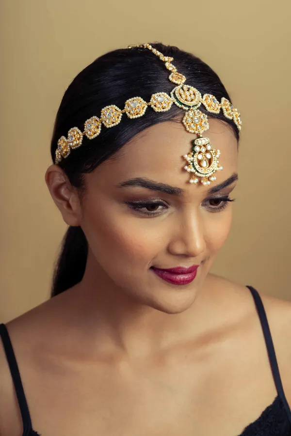 Gold Kundan & Pearls Mathapatti