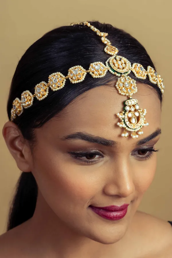 Gold Kundan & Pearls Mathapatti